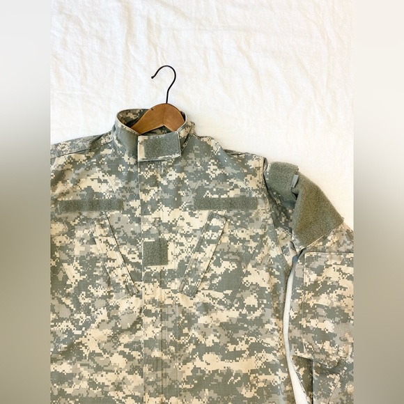 U.S. Army Combat Uniform Jacket / Shirt in Short - Picture 6 of 15